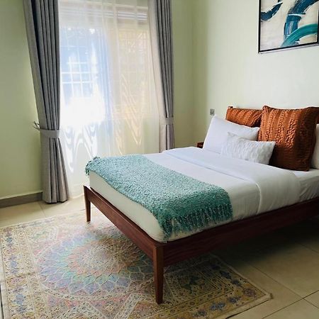Alsander Homes Peach Bweyogerere エクステリア 写真